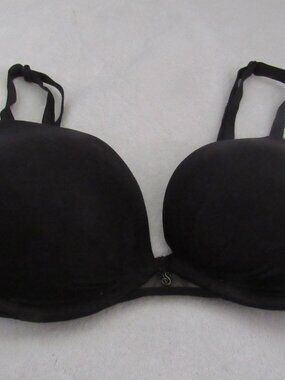 Victoria's Secret Black Fabulous Plunge Bra  Size 34D USED